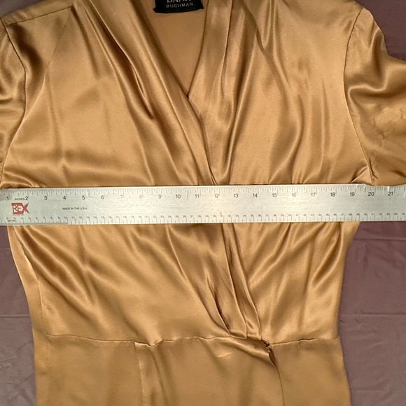 Dana Buchman Gold 100% Silk Cross Front V-neck Blouse Size 12/Large MSRP $325 - Picture 8 of 9